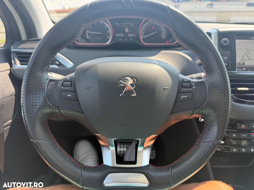 Peugeot 2008 1.2 PureTech Turbo EAT6 S&S GT-Line - 17