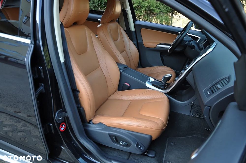 Volvo XC 60 - 24