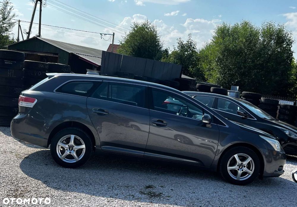 Toyota Avensis 1.8 Sol - 5