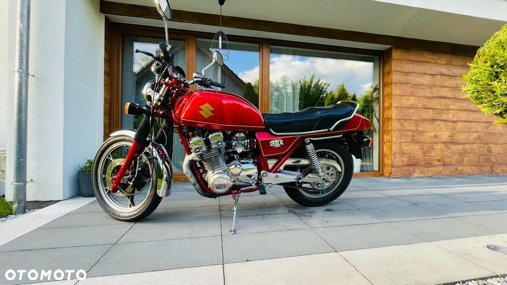 Suzuki GSX - 27