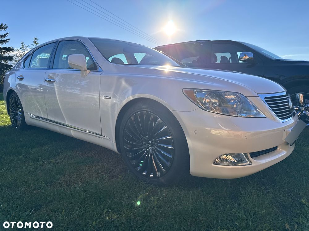 Lexus LS 460 Elite - 39