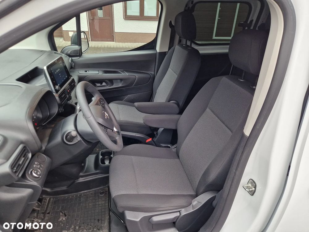 Opel Combo Maxi Brygadówka 5 Osób - 24