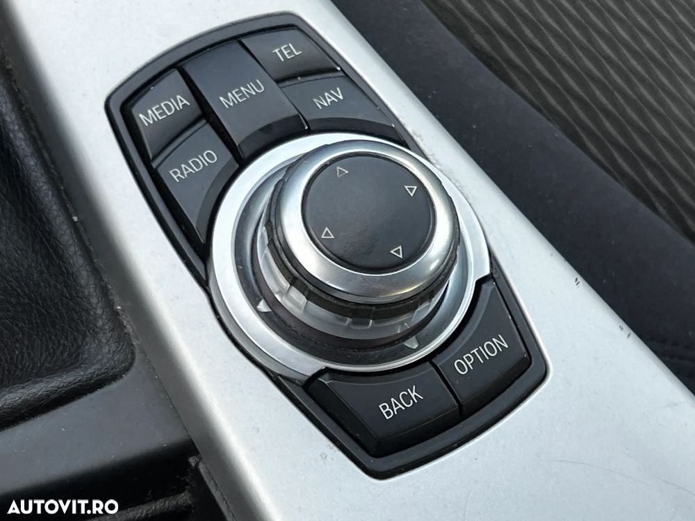 BMW Seria 3 320d DPF Touring - 17