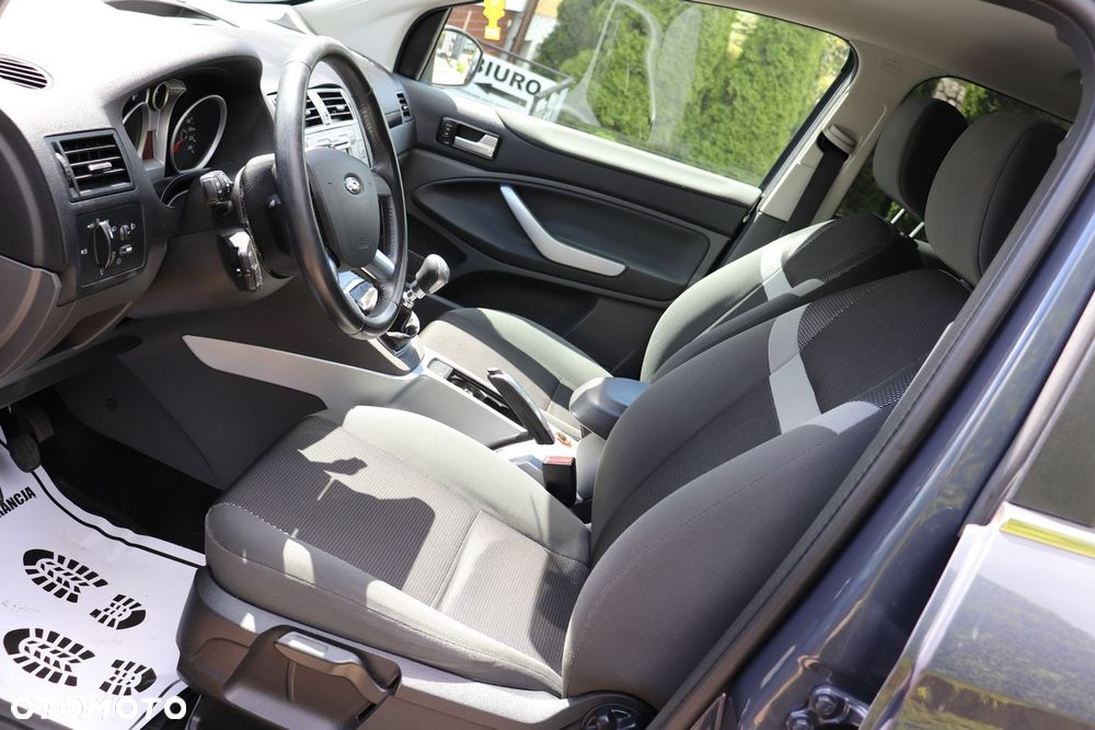 Ford Kuga - 16