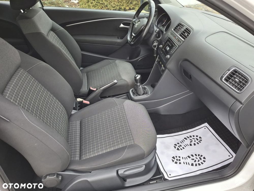 Volkswagen Polo 1.4 TDI (Blue Motion Technology) Highline - 16