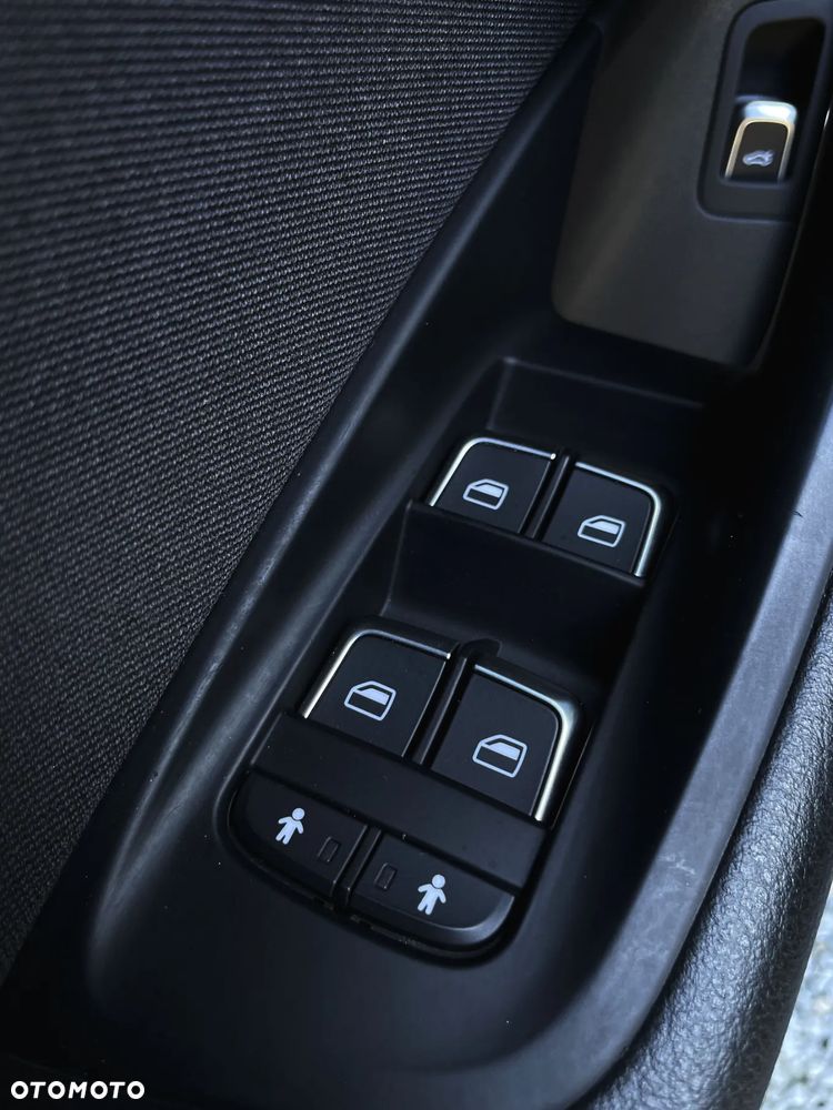 Audi A6 Avant 2.0 TDI Ultra S tronic - 34