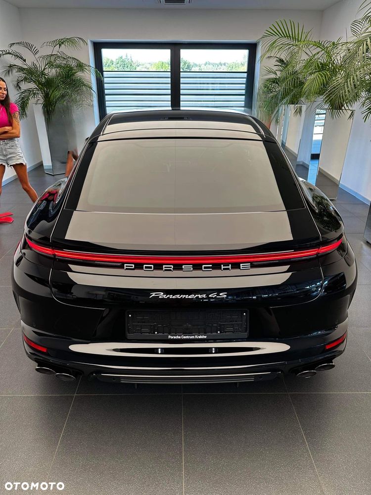 Porsche Panamera 4 - 3