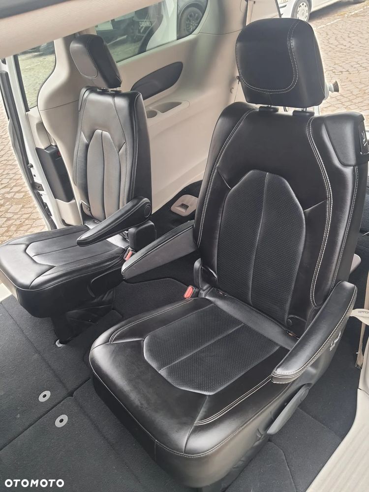 Chrysler Voyager - 12