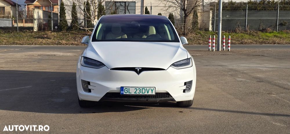 Tesla Model X - 2