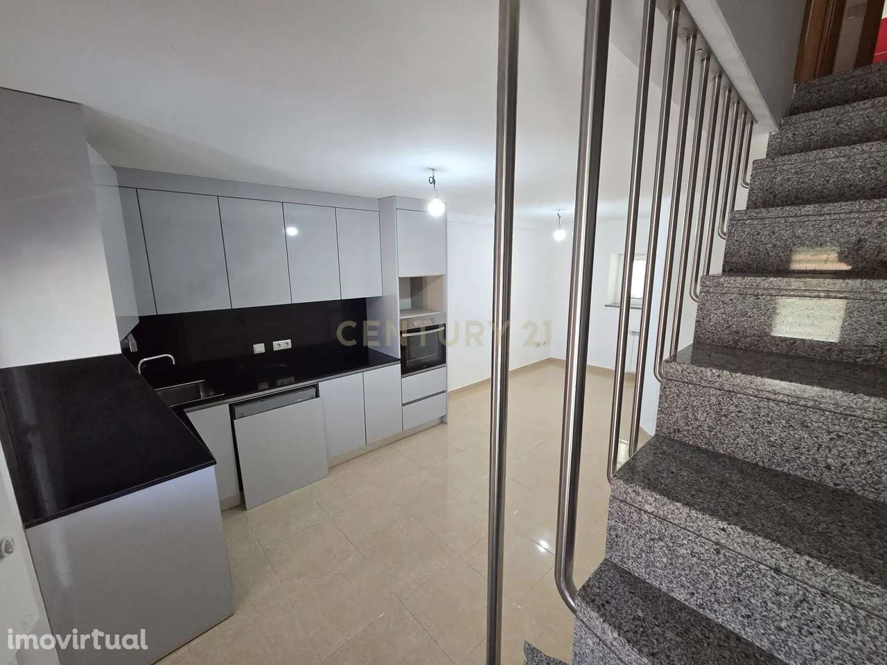 Moradia T2 || Renovada || Soure - Grande imagem: 5/18