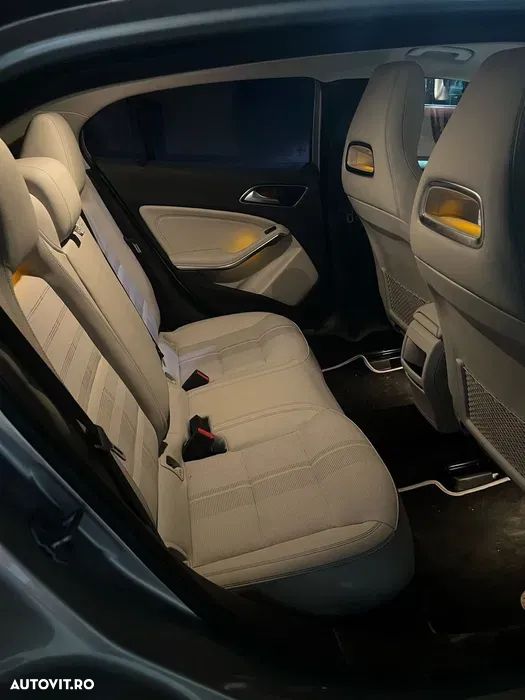 Mercedes-Benz GLA 220 d 4MATIC 7G-DCT - 3