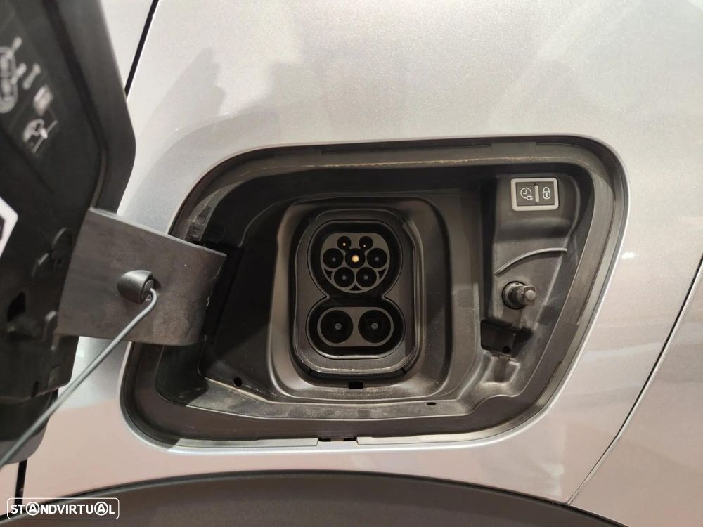 Peugeot e-2008 54 kWh Allure - 28