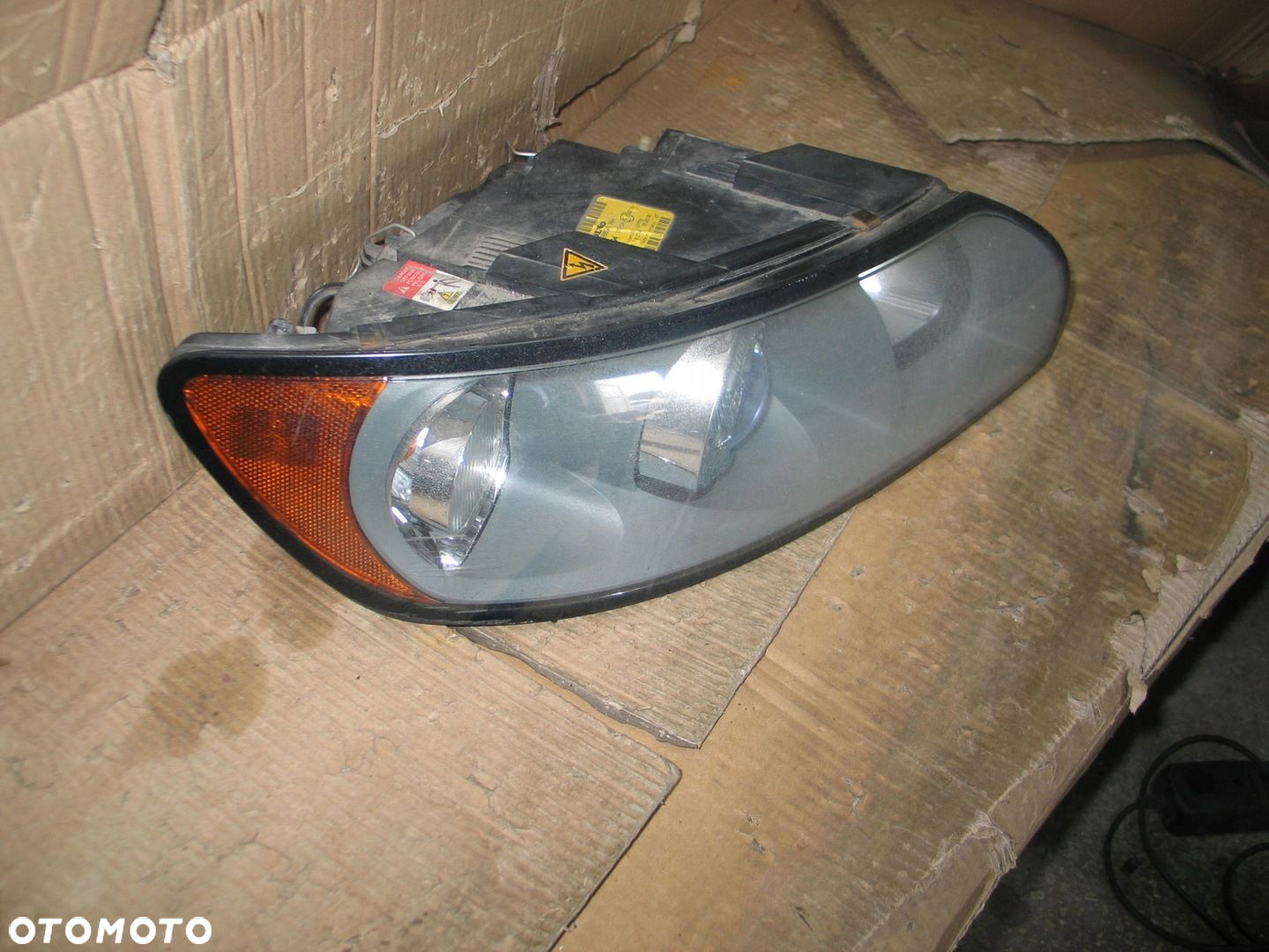 lampa przod xenon volvo V50 04-07r. 30698890 europa oryginal - 4