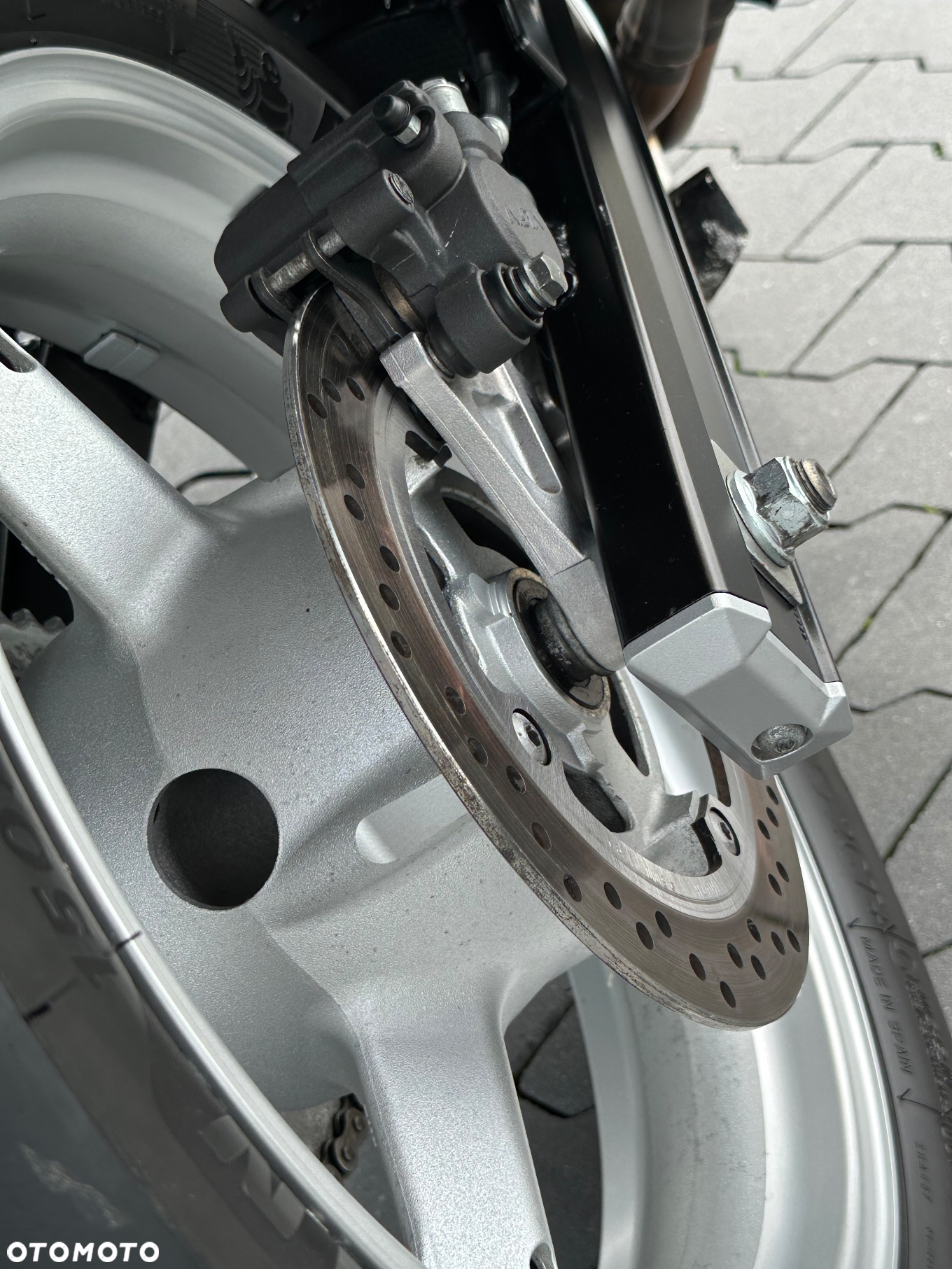 Suzuki V-STROM - 10