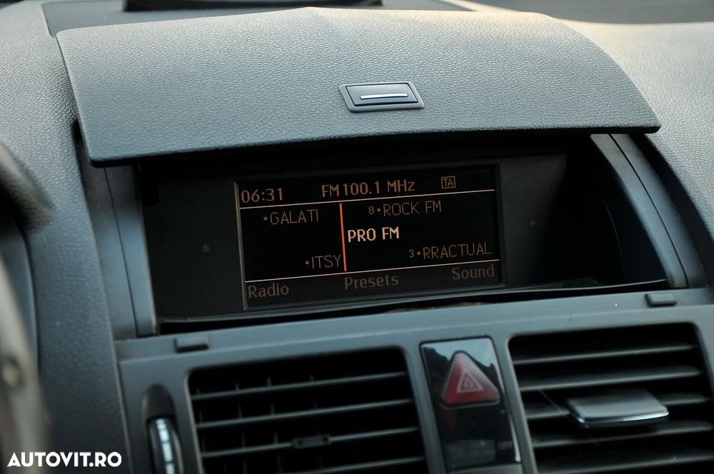 Mercedes-Benz C 220 CDI DPF (BlueEFFICIENCY) Avantgarde - 13