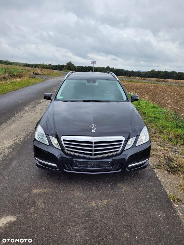 Mercedes-Benz Klasa E 200 CGI BlueEffICIENCY Avantgarde - 19