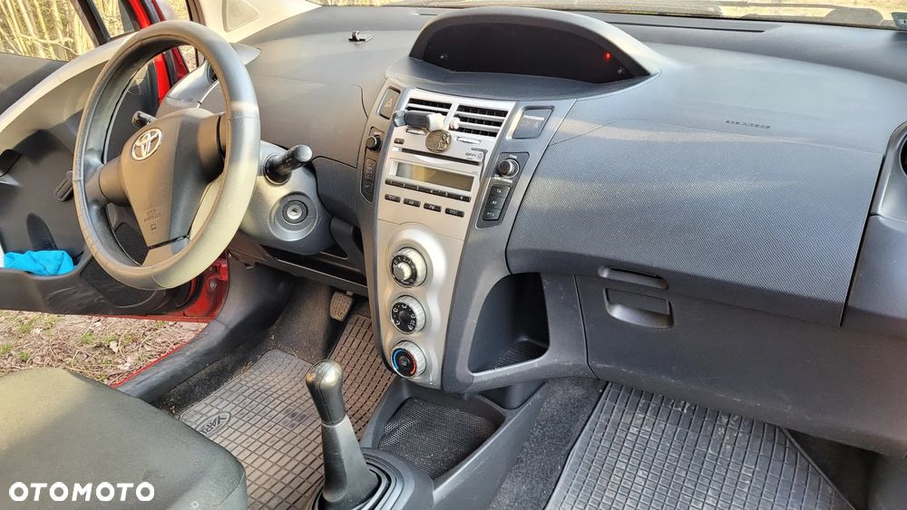 Toyota Yaris - 8