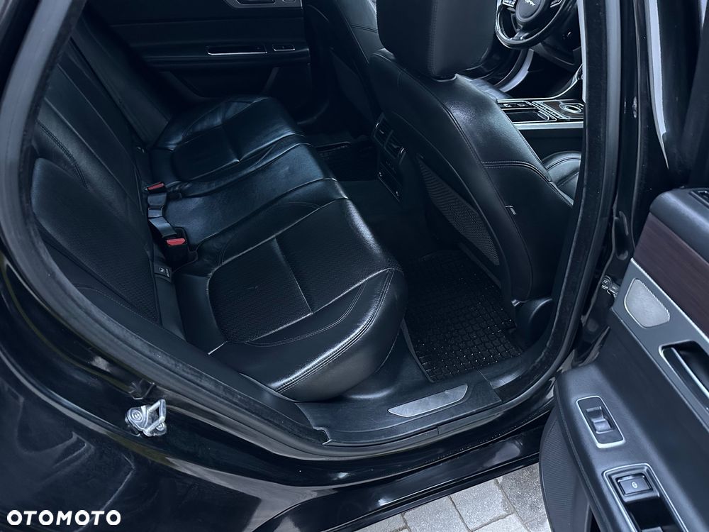 Jaguar XF 2.0 i4D Prestige - 13