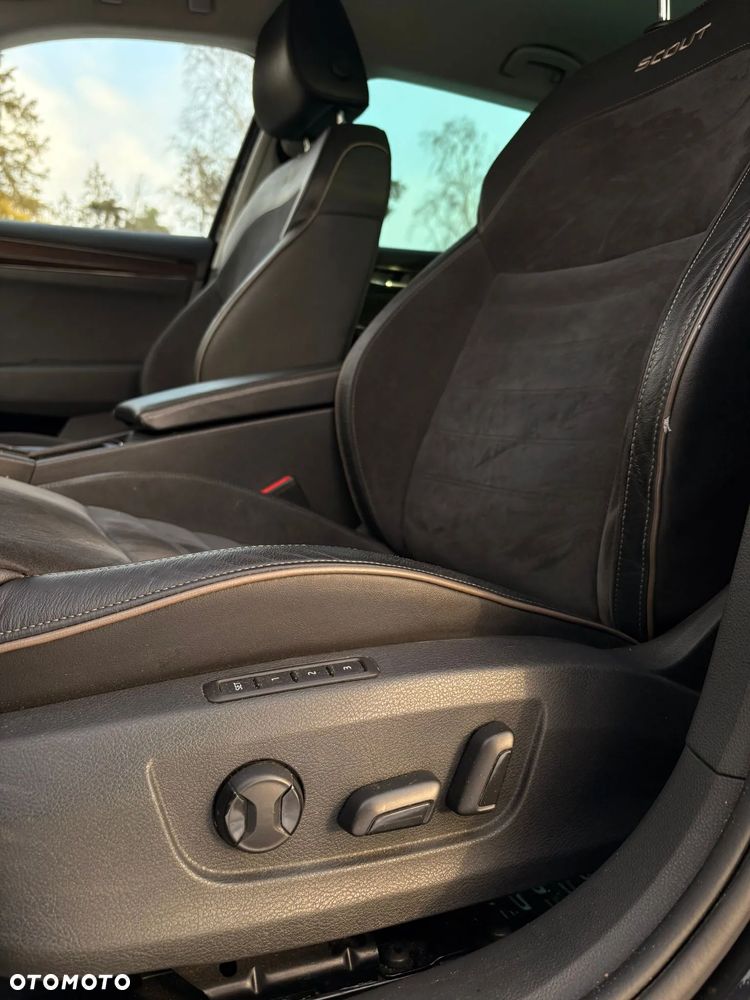 Skoda Superb 2.0 TSI 4x4 Scout DSG - 19