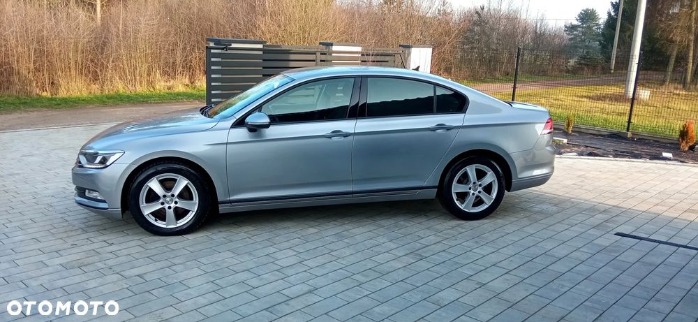 Volkswagen Passat - 4