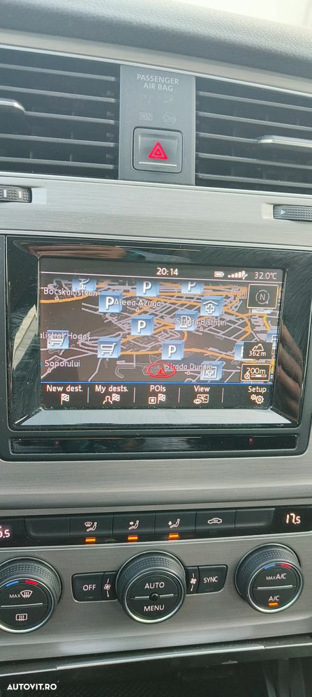 Volkswagen Golf - 8