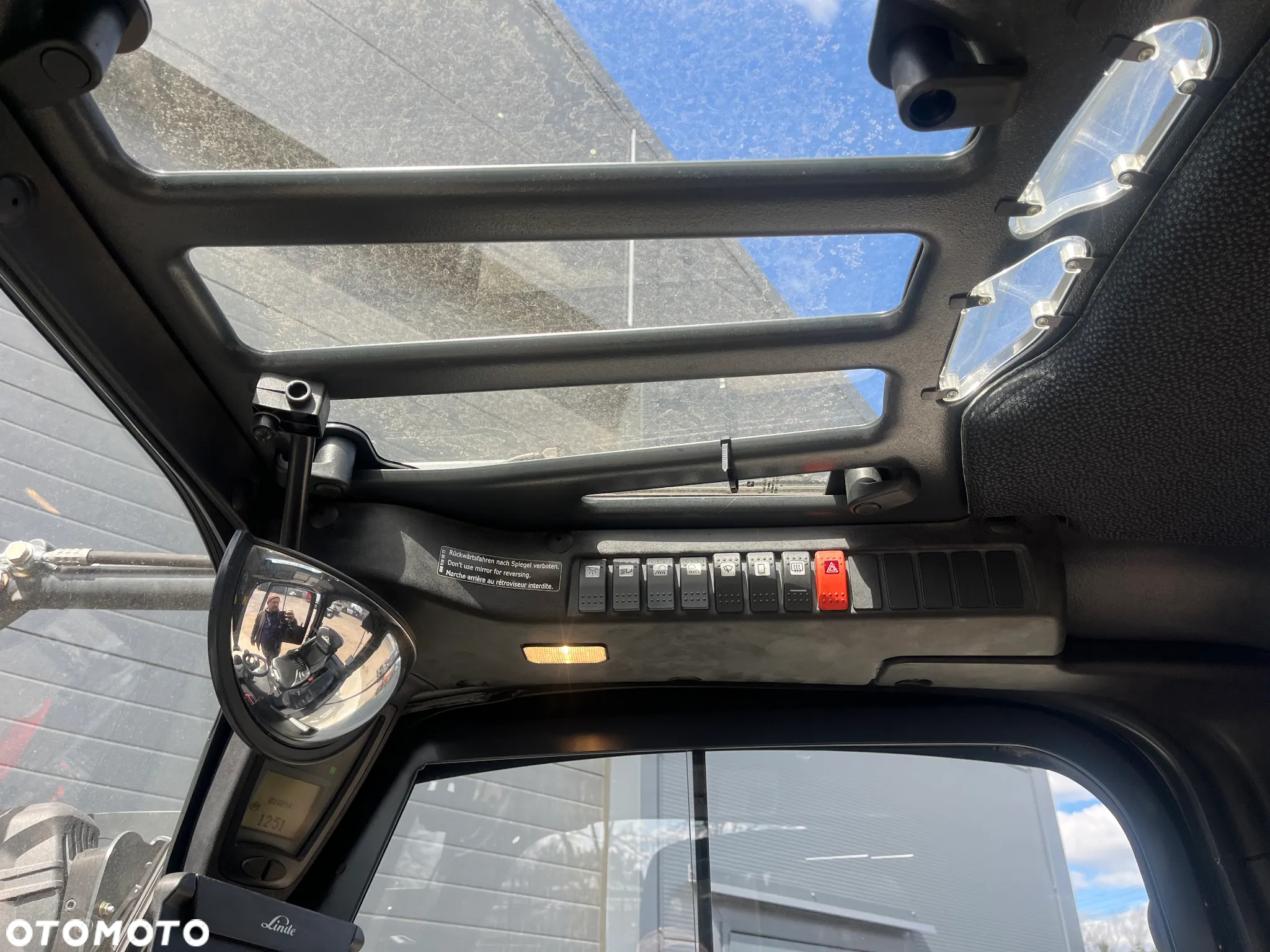 Linde H18T 391 Gaz LPG TRIPLEX Pełna kabina WAGA Pozycjoner Przesuw Oświetlenie drogowe - 18