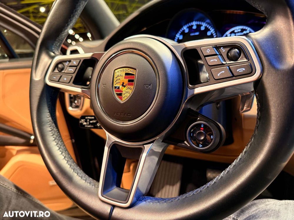 Porsche Cayenne - 13