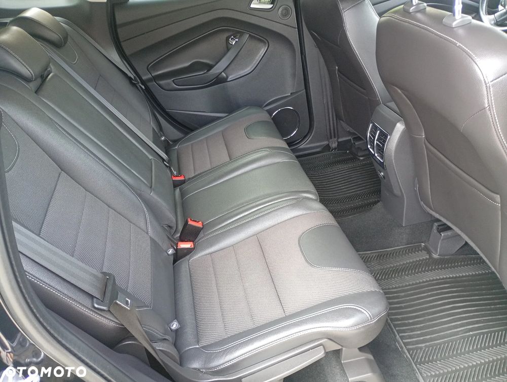 Ford Kuga 2.0 TDCi 2x4 Titanium - 27