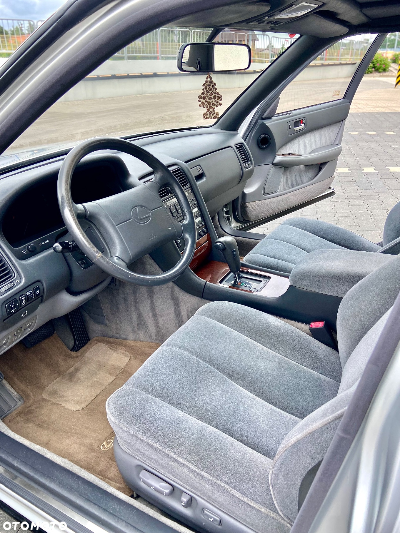 Lexus LS 400 - 18