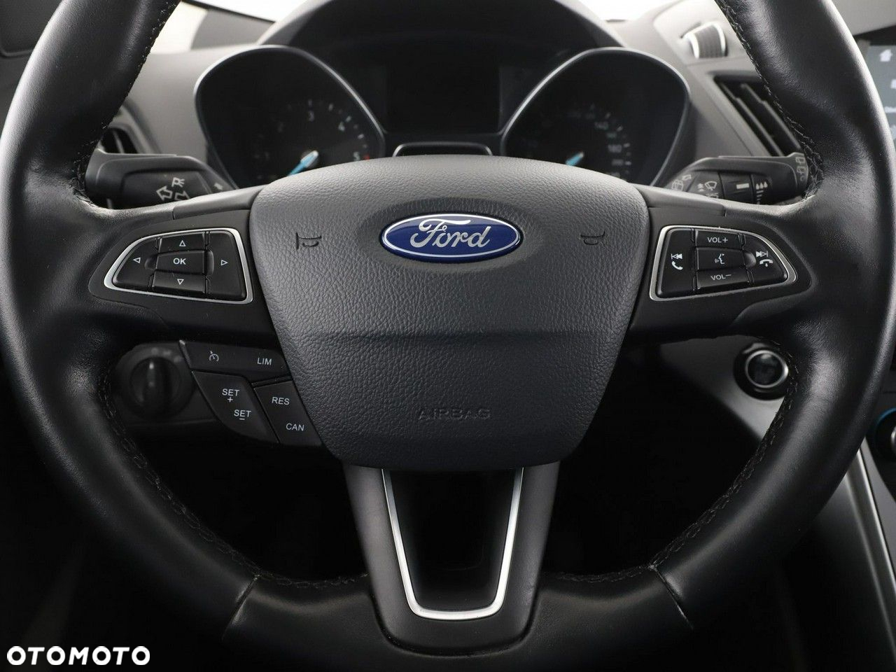 Ford Kuga - 22