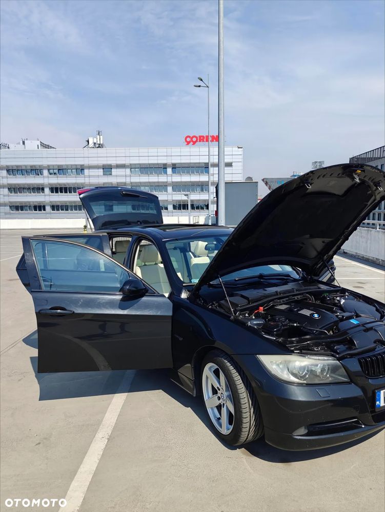 BMW Seria 3 325xi - 23