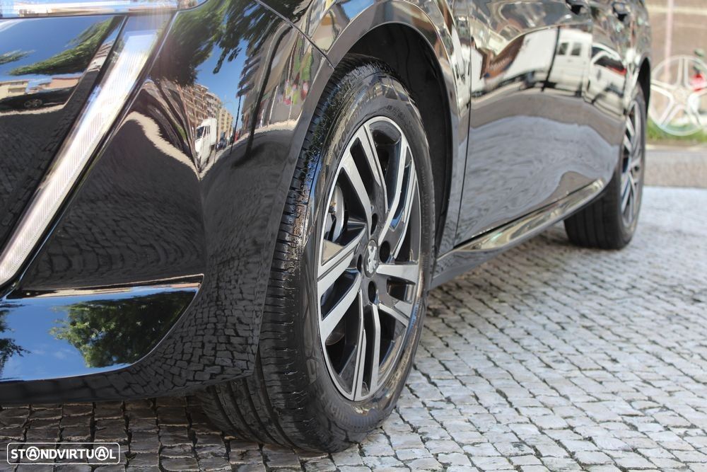 Peugeot 208 1.2 PureTech Allure - 8