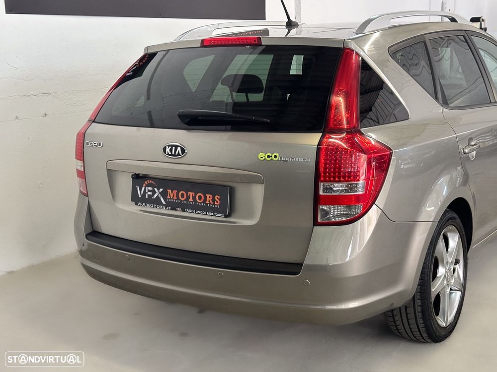 Kia Ceed SW 1.6 CRDi EX ISG - 14