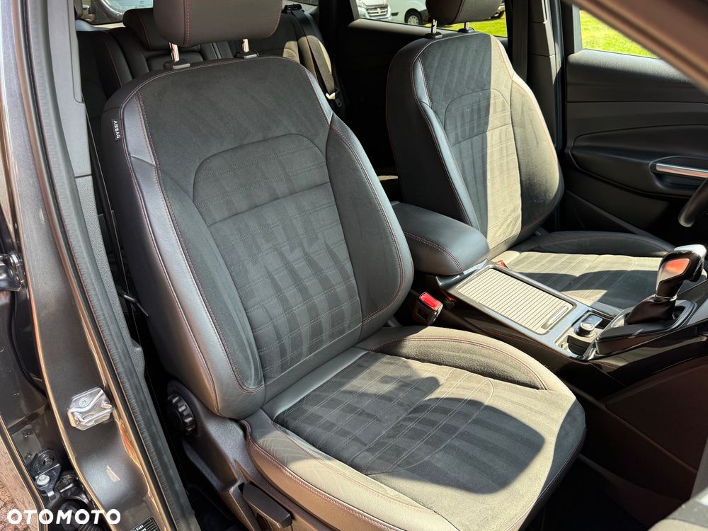 Ford Kuga 2.0 TDCi AWD ST-Line Black - 19