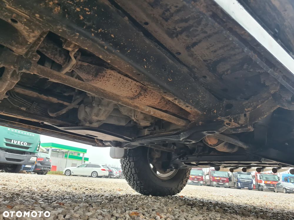 Mitsubishi Pajero 3.5 V6 GDI (lea) - 12