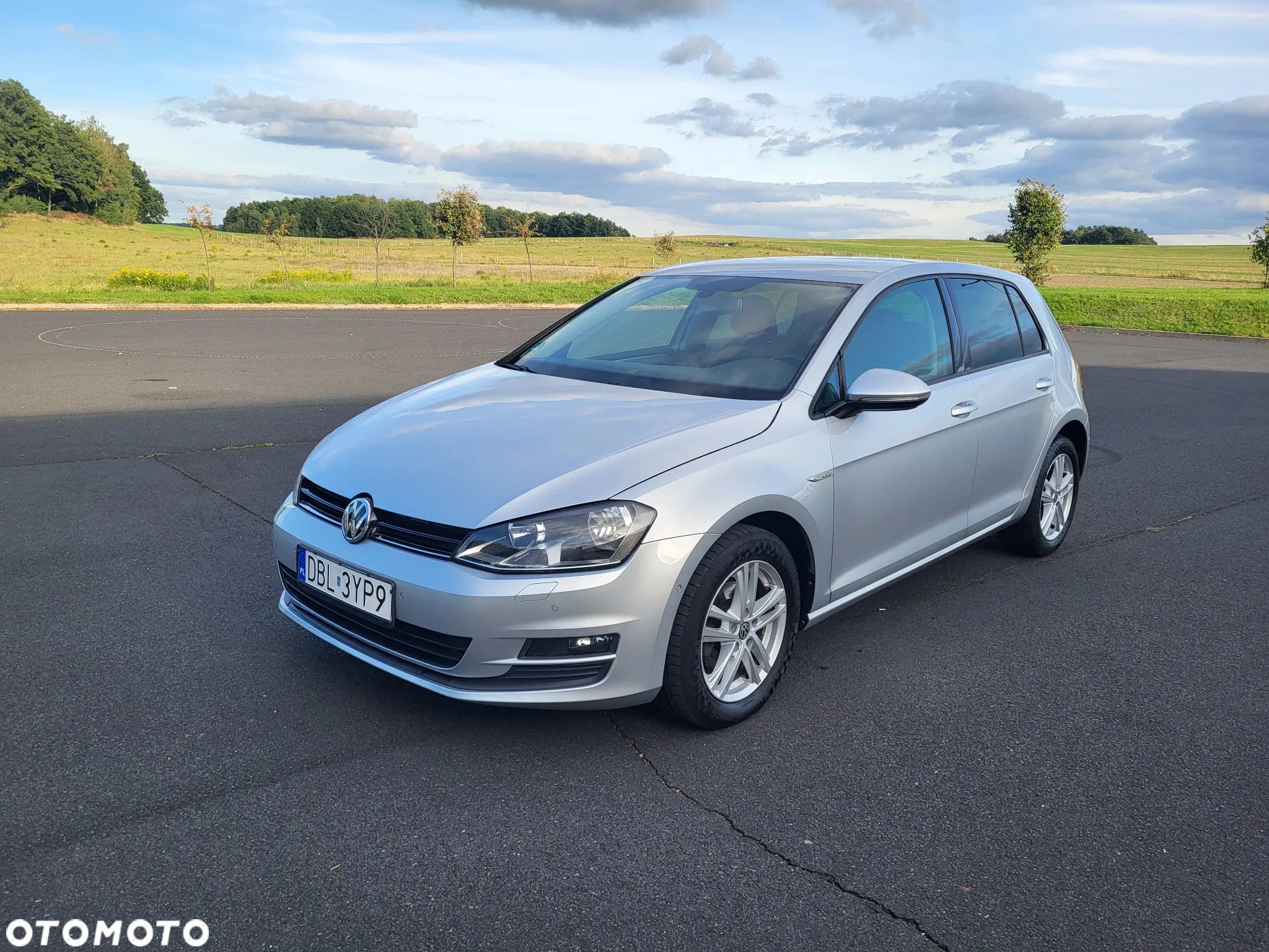 Volkswagen Golf - 1