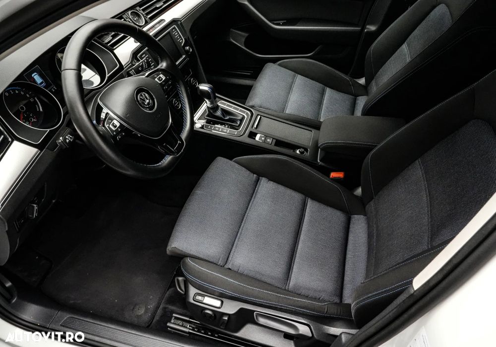 Volkswagen Passat GTE - 11