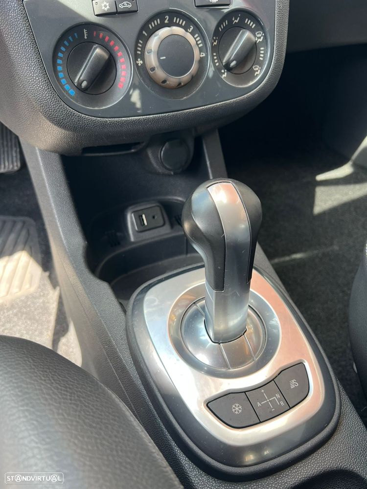 Opel Corsa 1.2 Go! Easytronic - 6