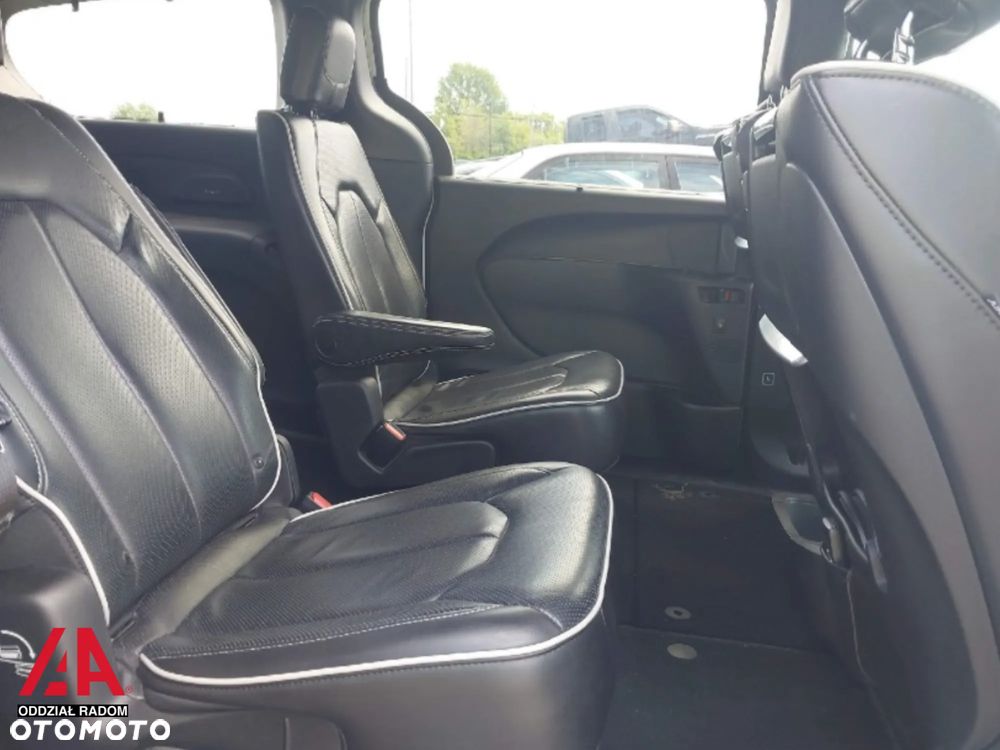 Chrysler Pacifica - 10