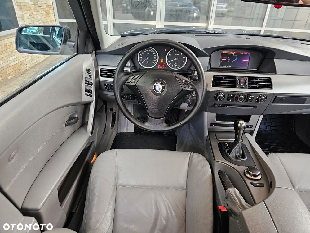 BMW Seria 5 530i - 22