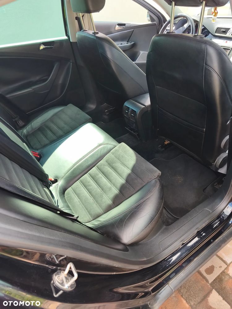 Volkswagen Passat 2.0 TDI Comfortline - 13