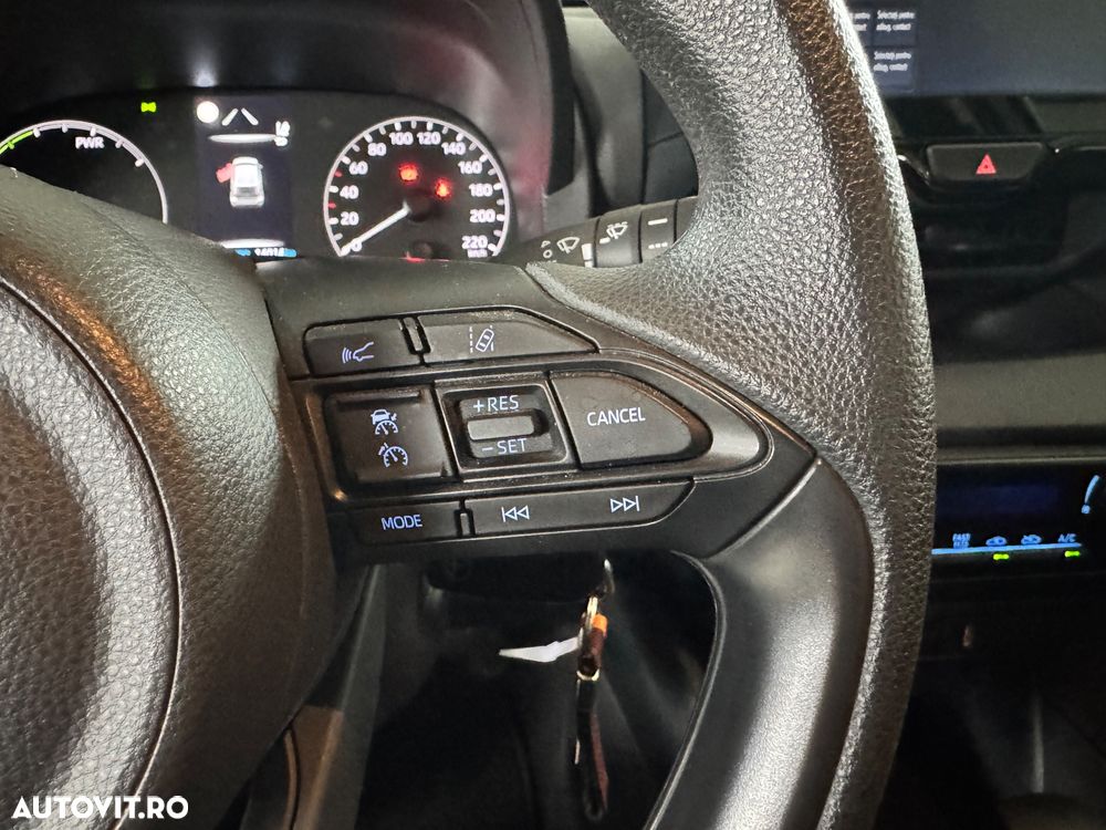 Toyota Yaris 1.5 VVT-i HSD Exclusive Style - 12