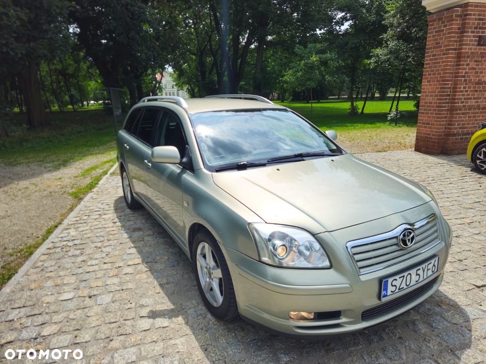 Toyota Avensis 1.8 VVT-i Sol - 2
