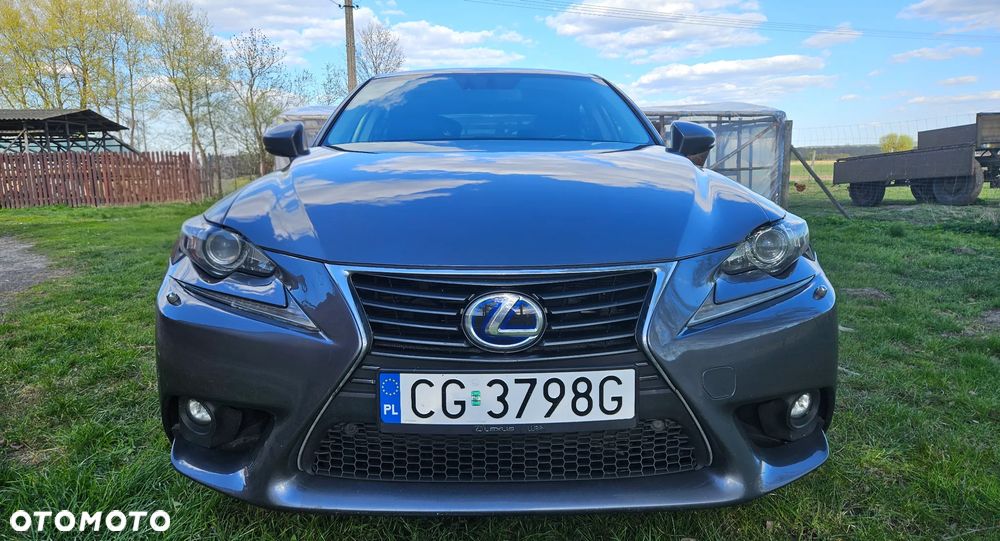 Lexus IS 300h Elegance - 3