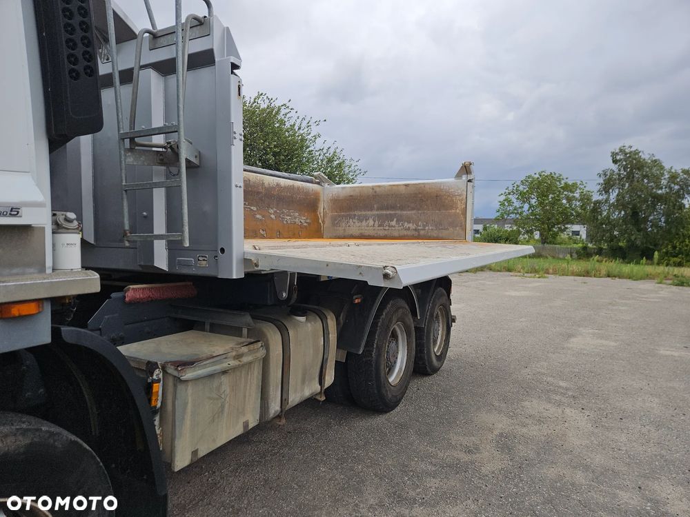 DAF CF - 8
