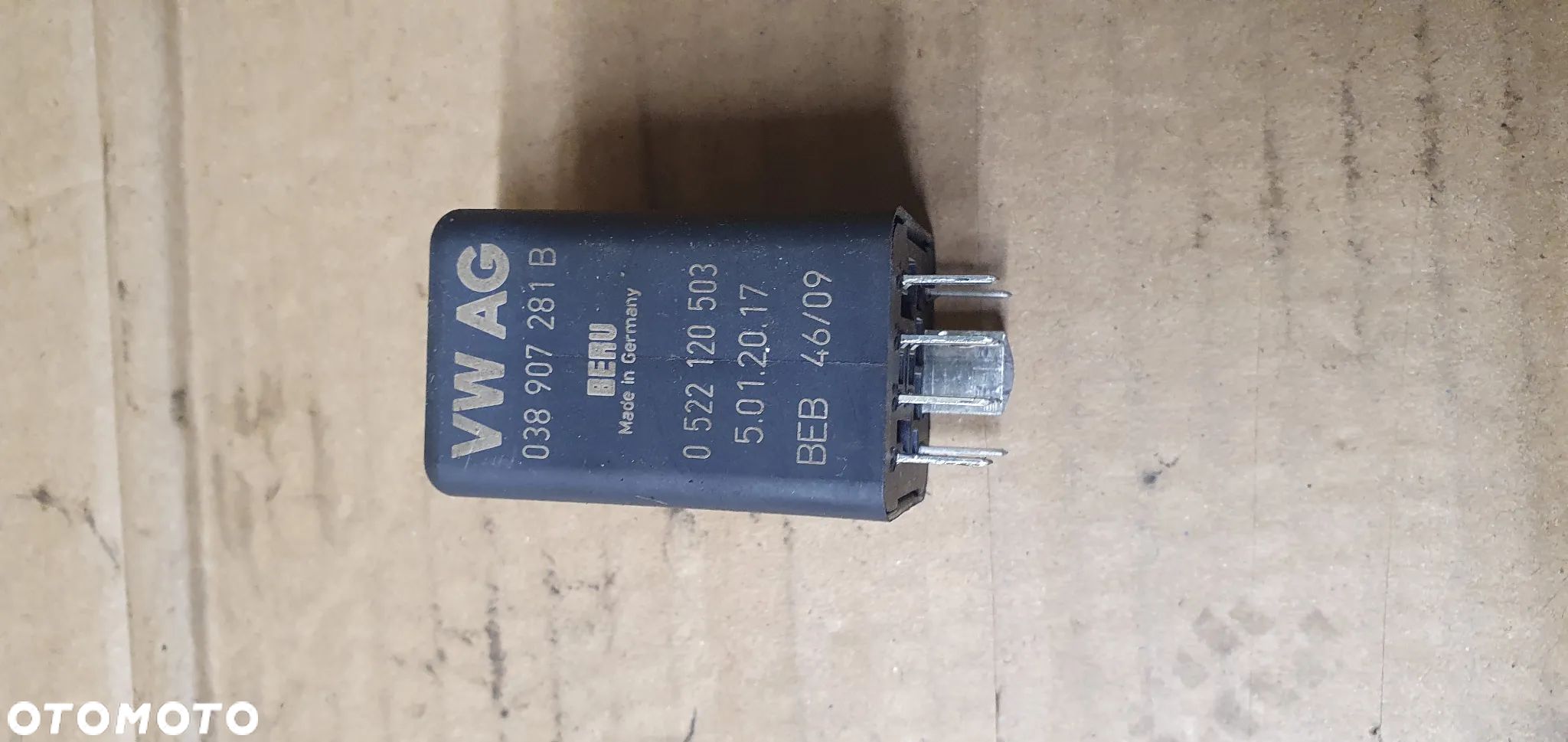 Przekaźnik świec żarowych VW Passat B6 038907281B - 1