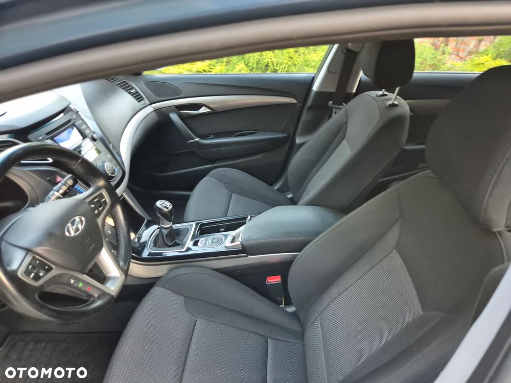 Hyundai i40 1.7 CRDi Comfort + - 18