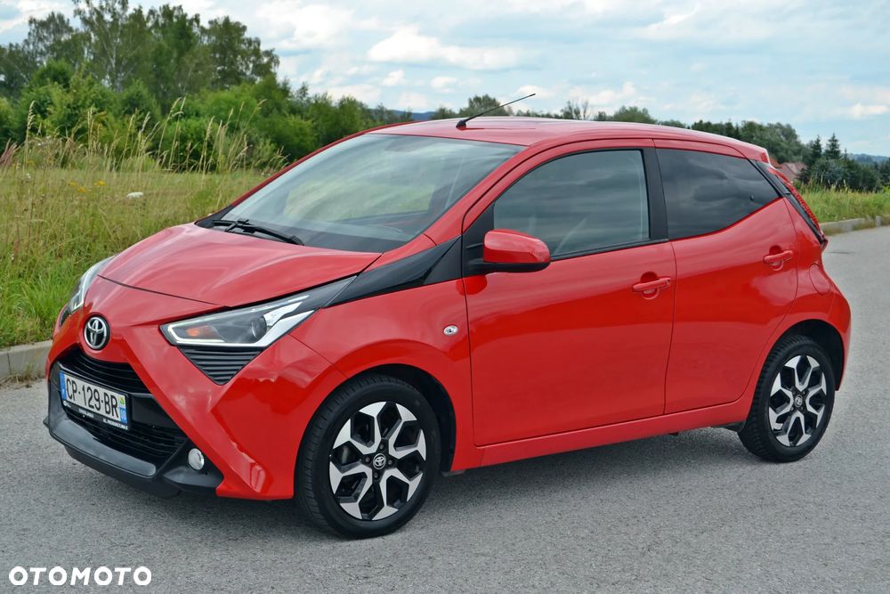 Toyota Aygo x.shift x-play connect - 2