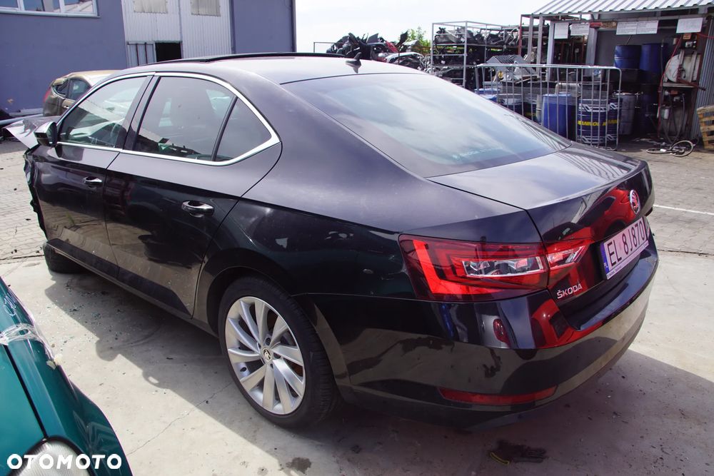 Auto na części - Skoda Superb III 2.0 TDI 190 KM DFHA TCX LF9R 2018R Silnik Skrzynia Drzwi Błotnik Zderzak Klapa Lampa Lusterko Klamka Szyba Deska Kokpit Sterownik Moduł Czujnik Licznik Wyświetlacz Panel Kierownica - 5