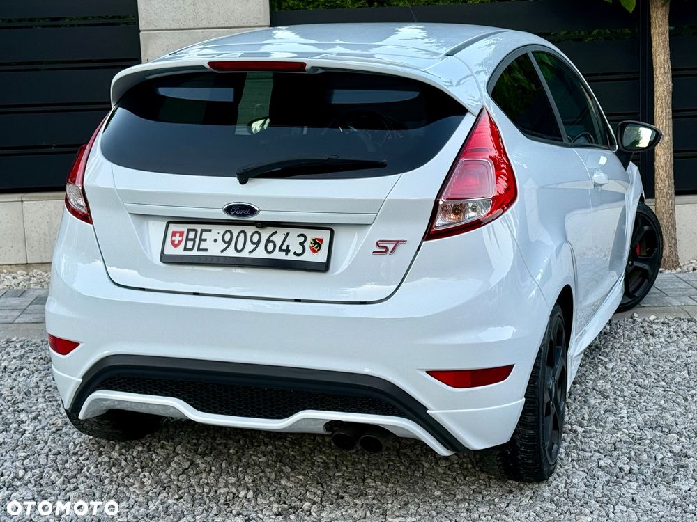 Ford Fiesta 1.6 EcoBoost ST - 12